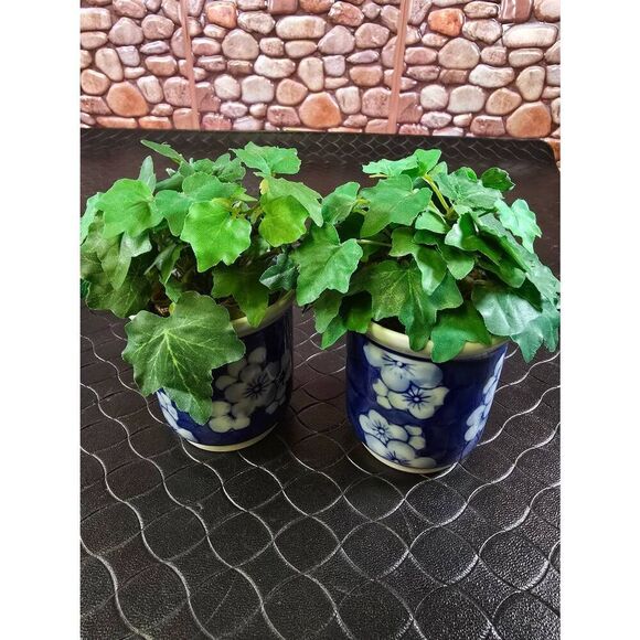 Chinoiserie Porcelain Shoe and Two Porcelain Blue Vases - Picture 5 of 10